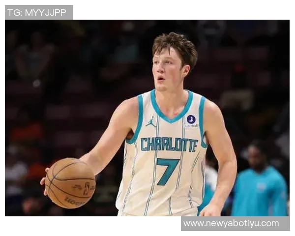 克尼佩尔半场表现亮眼9投5中贡献12分2板4助攻三分球命中率高达50 克尼佩尔半场表现亮眼9投5中贡献12分2板4助攻三分球命中率高达50