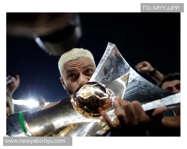 米内罗竞技庆祝胡尔克500球里程碑展现球队团结与荣耀