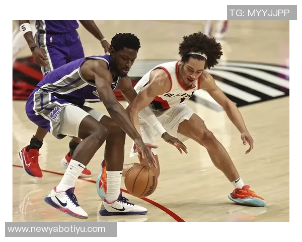 福克斯上半场火力全开11投8中狂砍19分助球队掌控局势